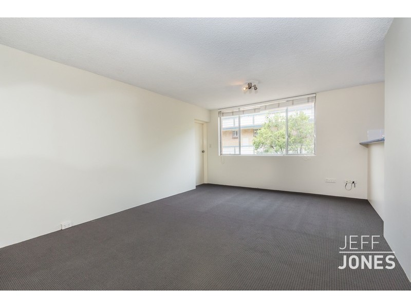 2/22 Raby Road, Coorparoo QLD 4151