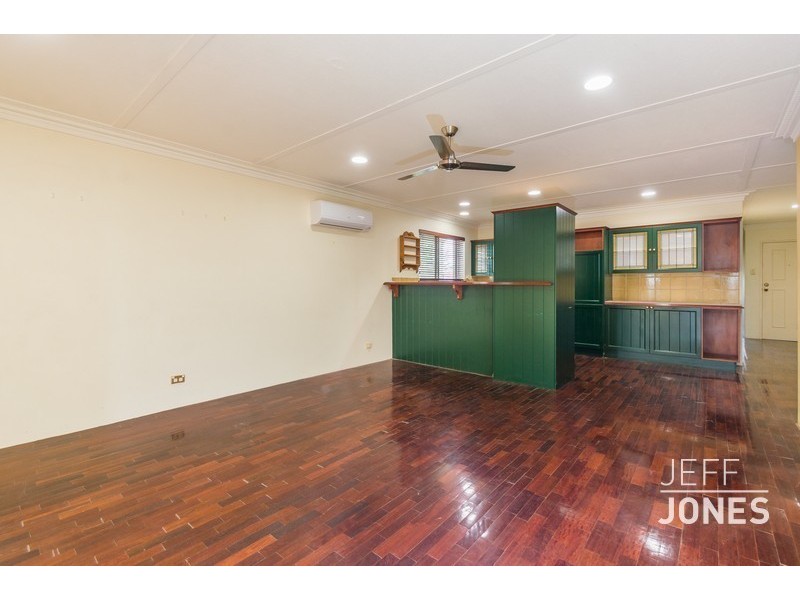 4/6 Garvary Street, Holland Park QLD 4121