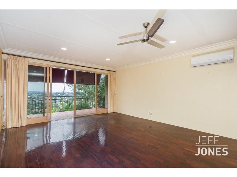 4/6 Garvary Street, Holland Park QLD 4121