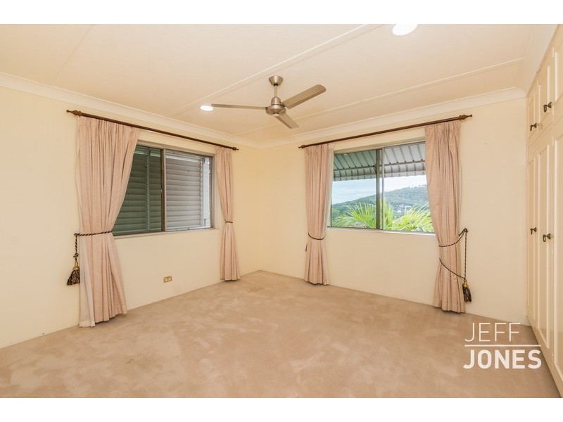 4/6 Garvary Street, Holland Park QLD 4121