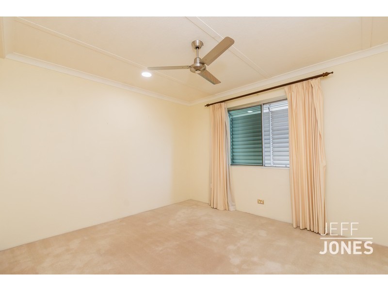 4/6 Garvary Street, Holland Park QLD 4121