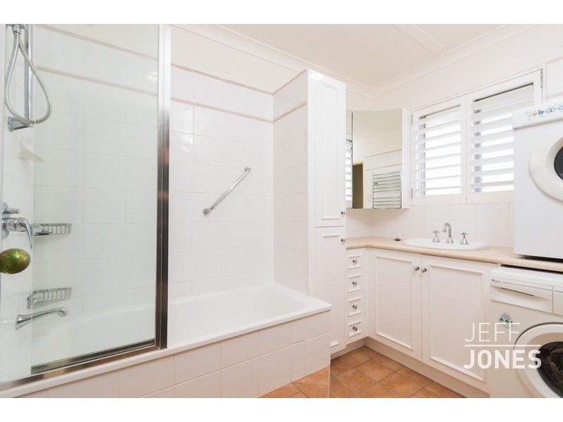 4/6 Garvary Street, Holland Park QLD 4121