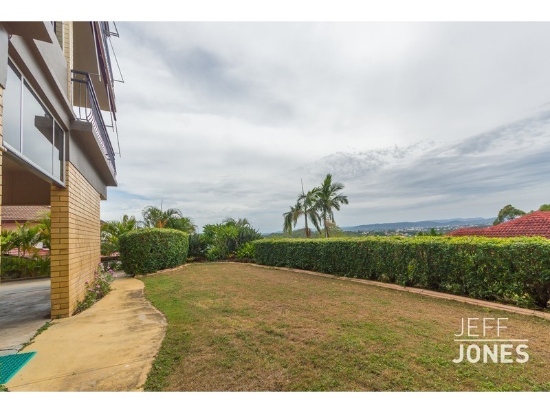 4/6 Garvary Street, Holland Park QLD 4121