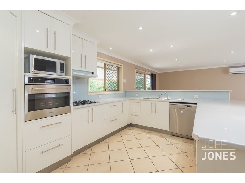 14 Grasmere Place, Carindale QLD 4152