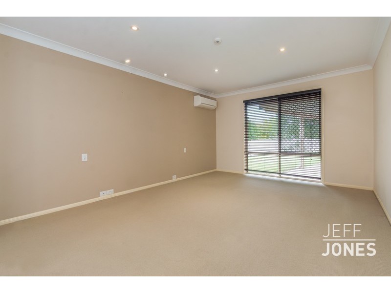 14 Grasmere Place, Carindale QLD 4152