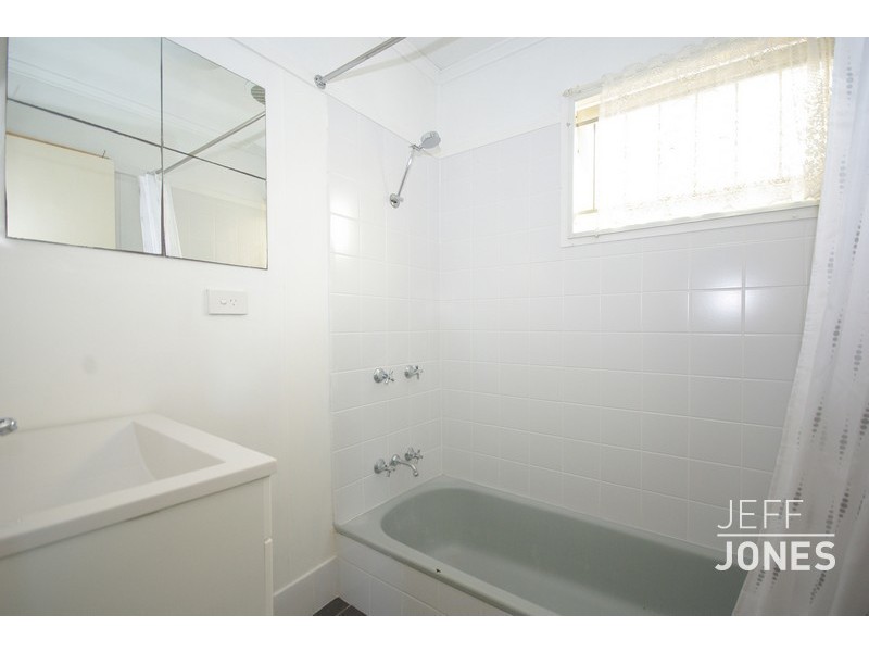 16 Yarranabbe Street, Mount Gravatt East QLD 4122