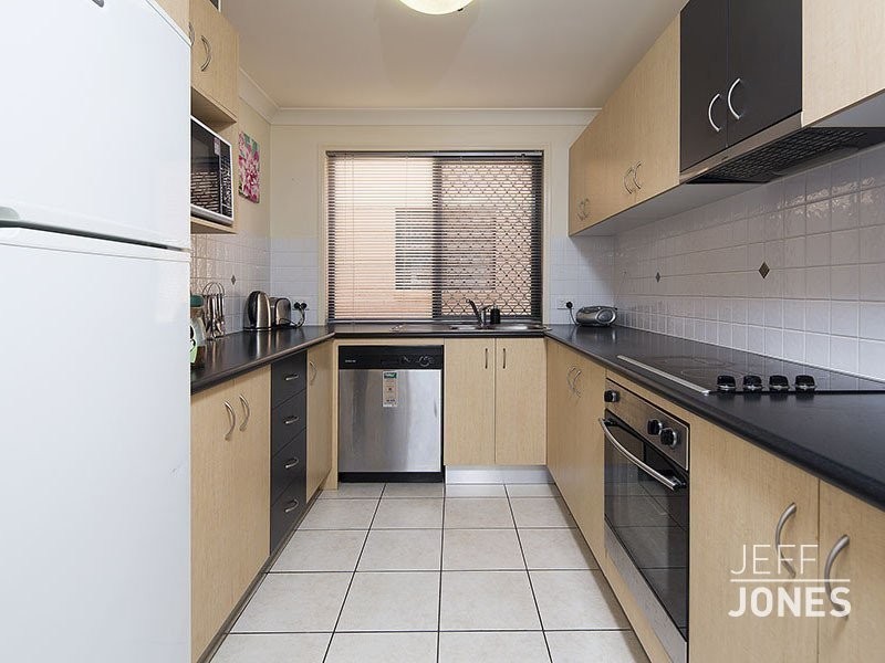 2/33 Pembroke Street, Carina QLD 4152