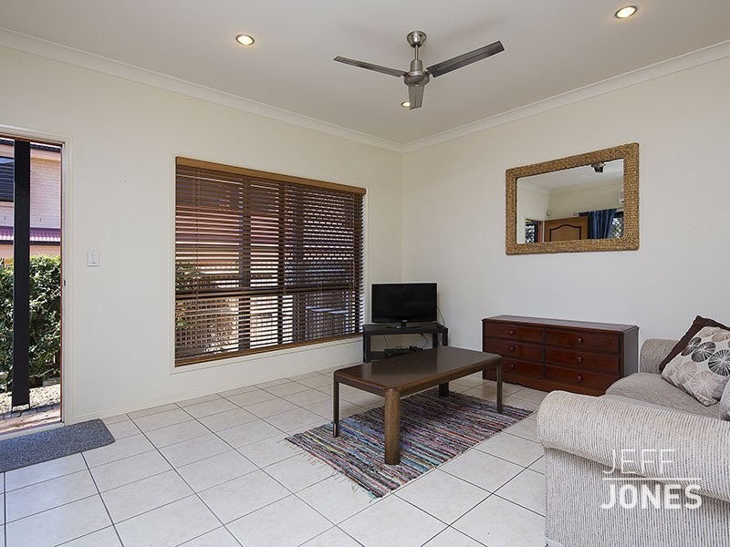 2/33 Pembroke Street, Carina QLD 4152