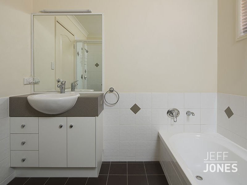 2/33 Pembroke Street, Carina QLD 4152