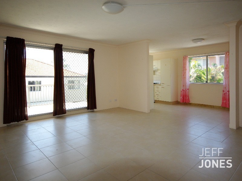 9/558 Logan Road, Greenslopes QLD 4120
