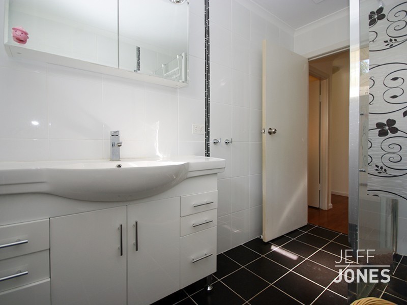 84 Nicholson Street, Greenslopes QLD 4120