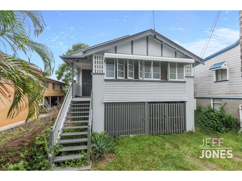 25 Thomas Street, Greenslopes QLD 4120