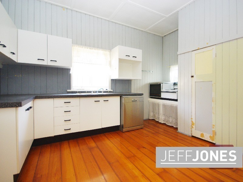 25 Thomas Street, Greenslopes QLD 4120