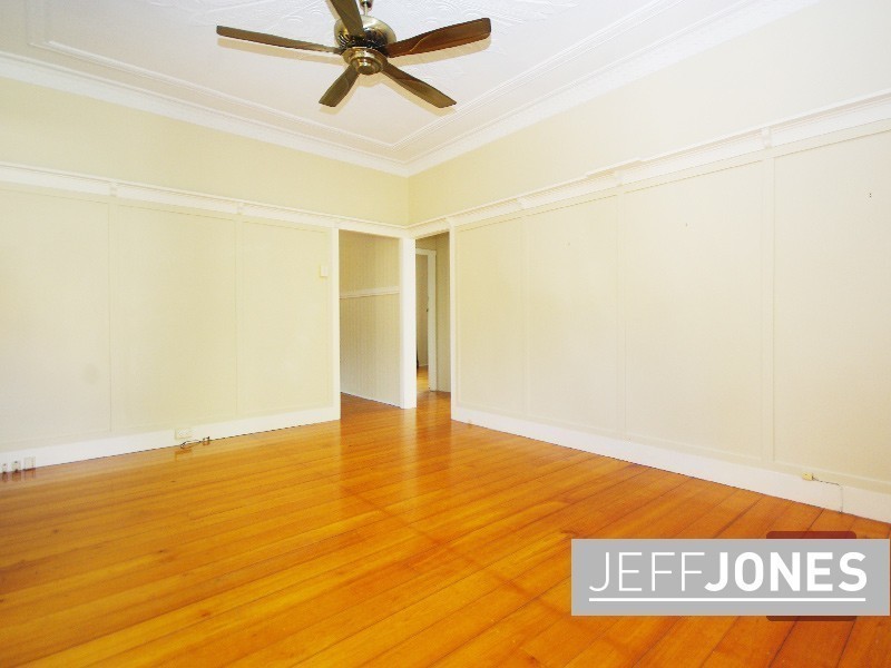 25 Thomas Street, Greenslopes QLD 4120