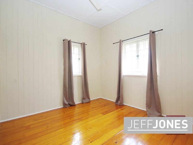 25 Thomas Street, Greenslopes QLD 4120