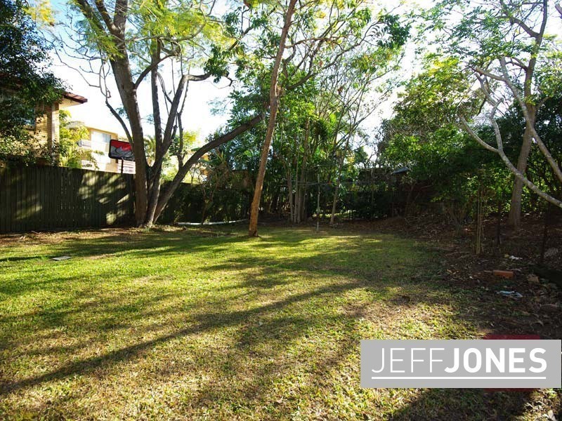 25 Thomas Street, Greenslopes QLD 4120