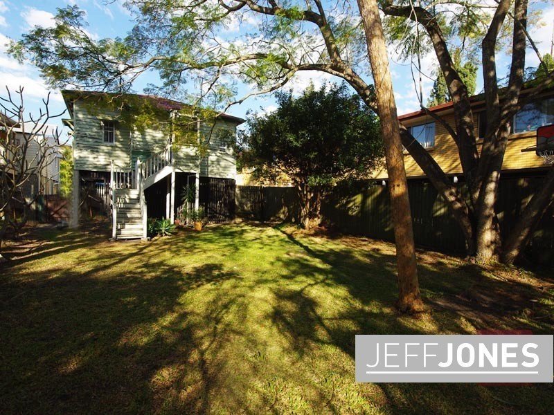 25 Thomas Street, Greenslopes QLD 4120