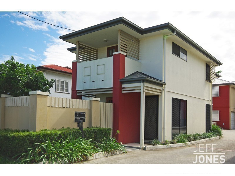 1/106 Juliette Street, Greenslopes QLD 4120