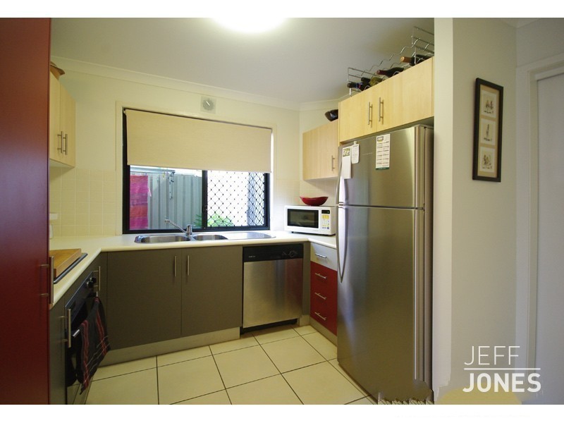 1/106 Juliette Street, Greenslopes QLD 4120