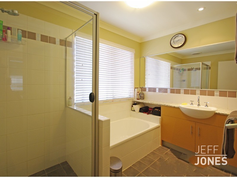 1/106 Juliette Street, Greenslopes QLD 4120