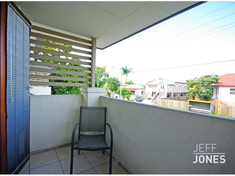 1/106 Juliette Street, Greenslopes QLD 4120