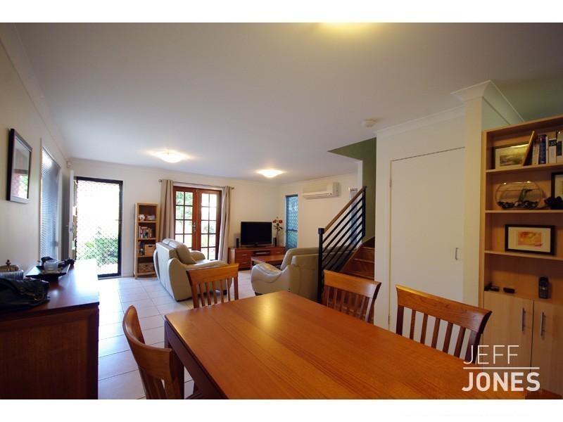 1/106 Juliette Street, Greenslopes QLD 4120