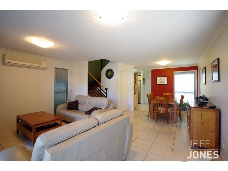 1/106 Juliette Street, Greenslopes QLD 4120