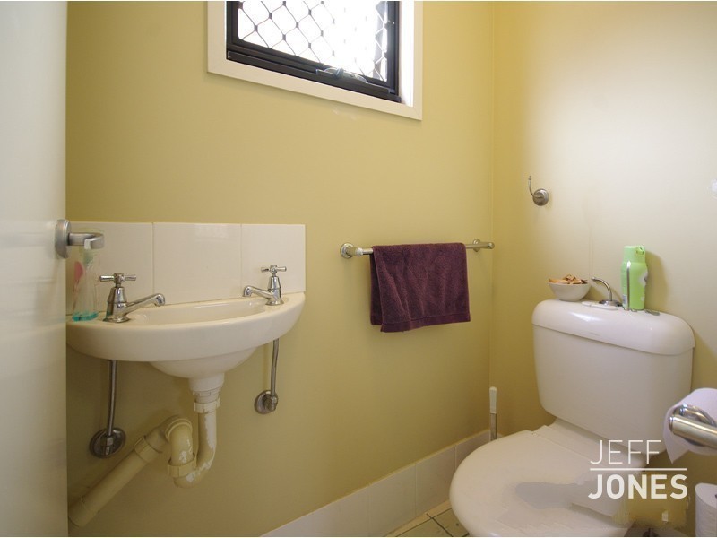 1/106 Juliette Street, Greenslopes QLD 4120