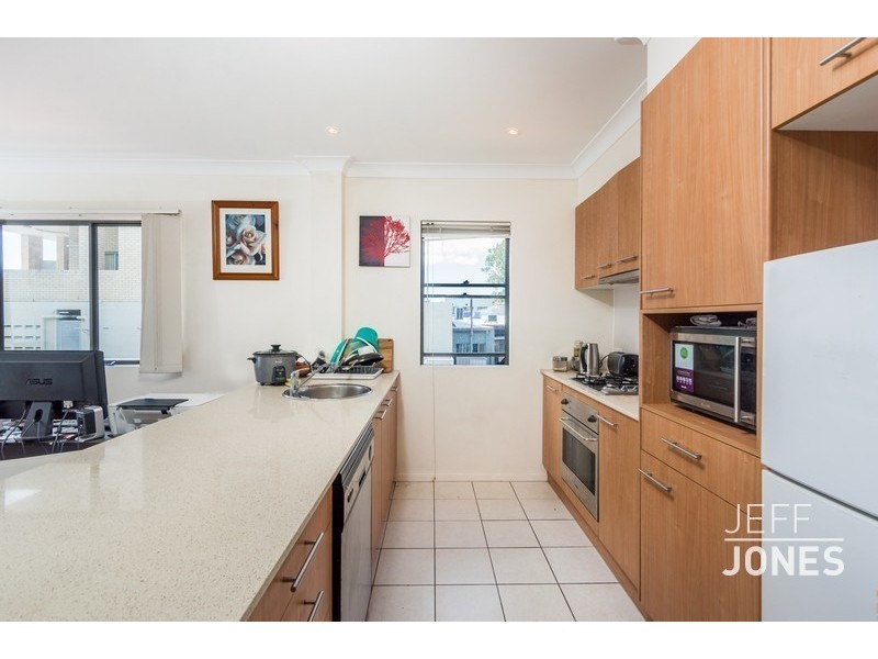 8/10 Amelia Street, Coorparoo QLD 4151