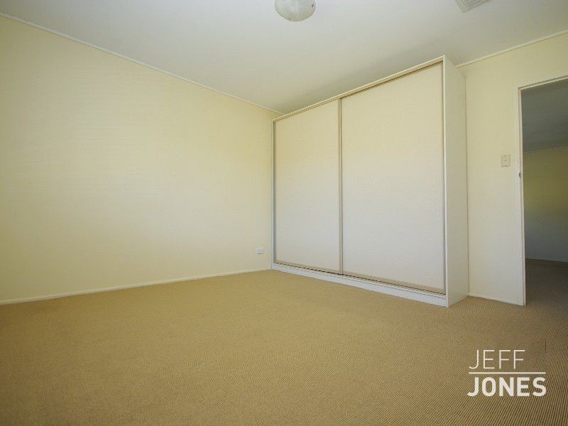 1/2 Bankside Street, Nathan QLD 4111