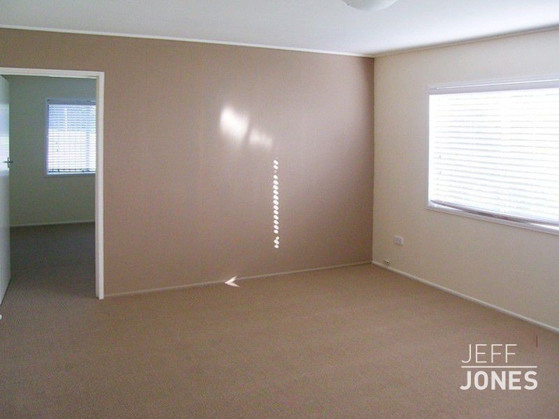 1/2 Bankside Street, Nathan QLD 4111