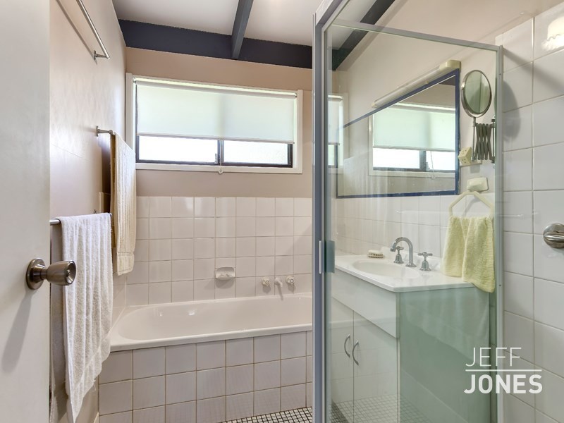 287 Winstanley Street, Carindale QLD 4152