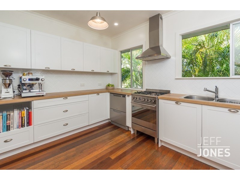 5 Long Street, Camp Hill QLD 4152