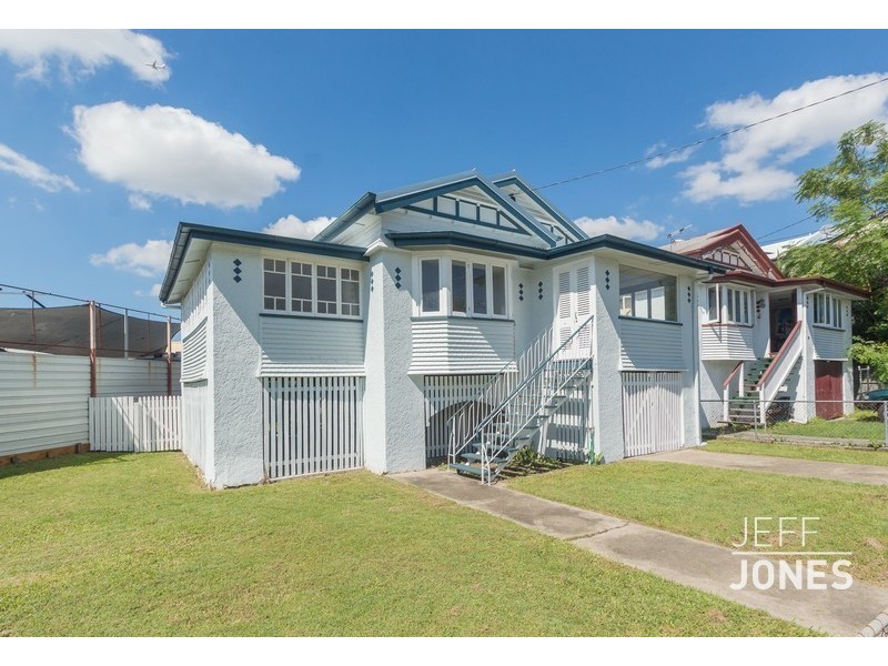 16 Logan Street, Greenslopes QLD 4120