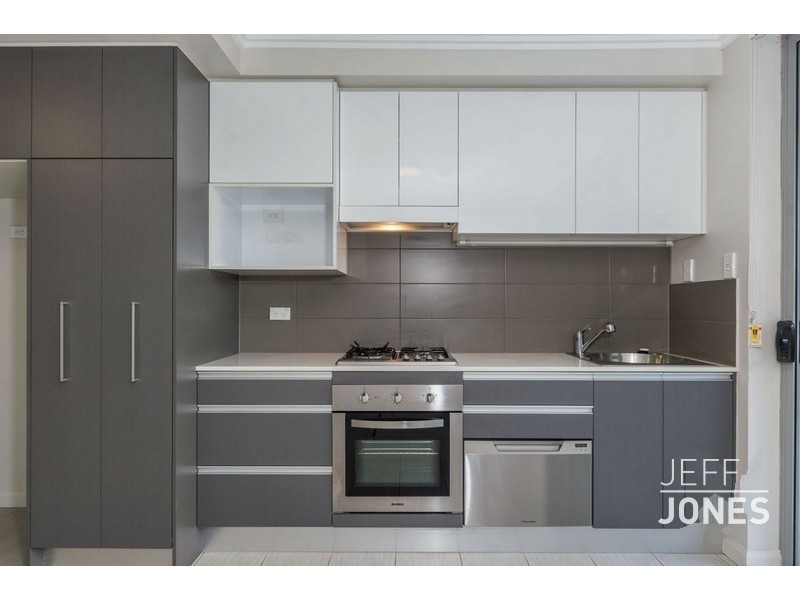 89/123 Barrack Road, Cannon Hill QLD 4170