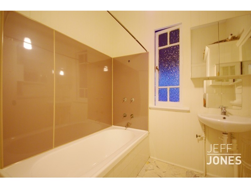 23 Instow Street, Yeronga QLD 4104