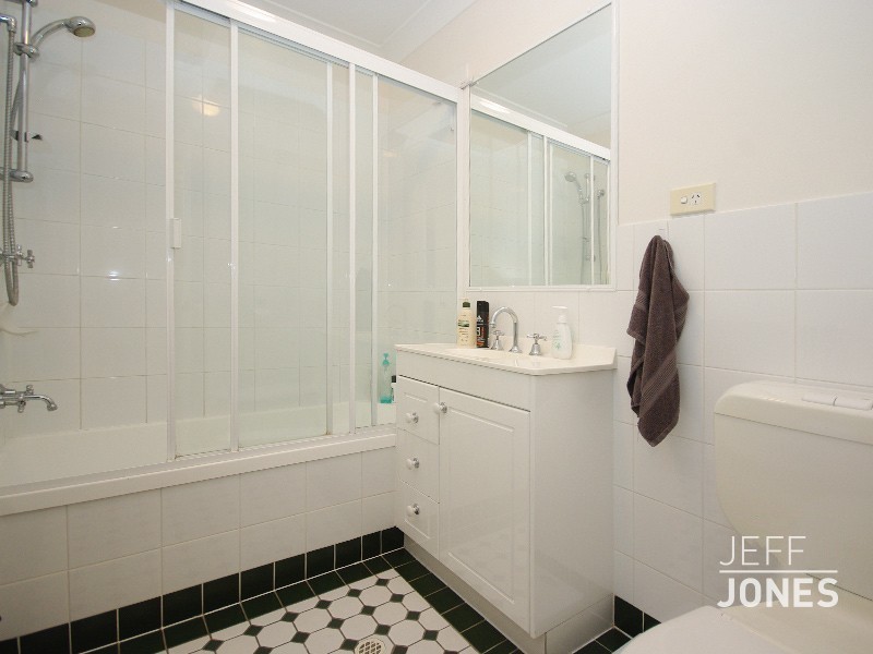 8/72 Earl Street, Greenslopes QLD 4120