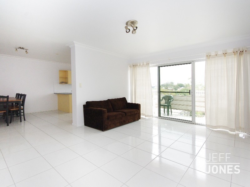 10/8 Regina Street, Greenslopes QLD 4120