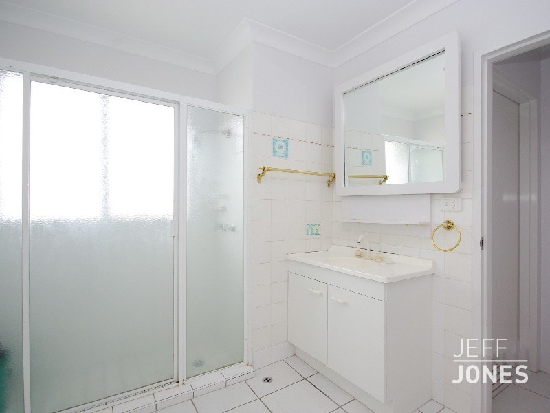 10/8 Regina Street, Greenslopes QLD 4120