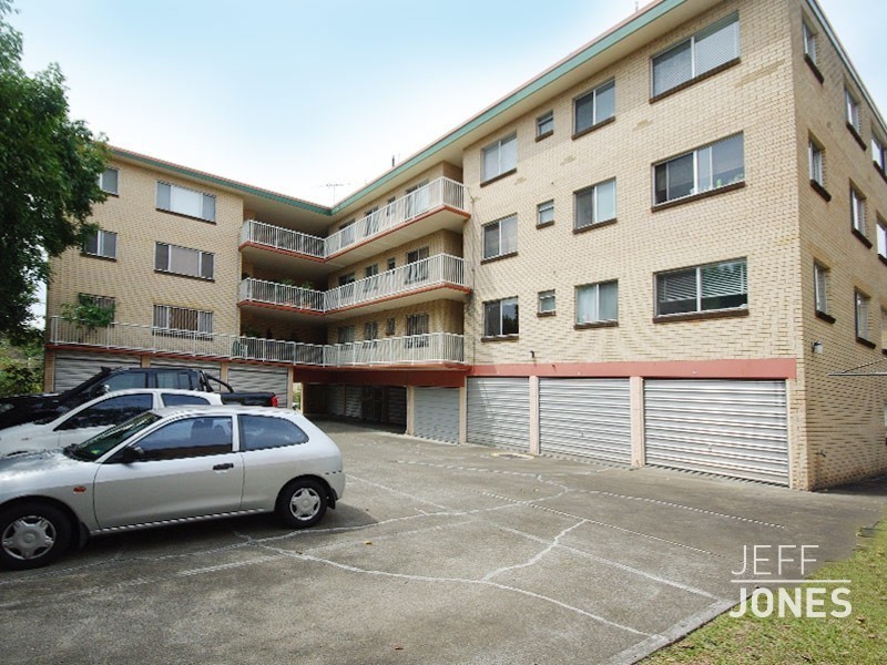 10/8 Regina Street, Greenslopes QLD 4120