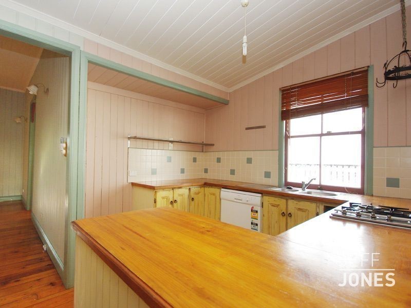 21 Thomas Street, Greenslopes QLD 4120