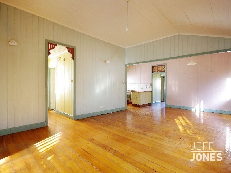 21 Thomas Street, Greenslopes QLD 4120