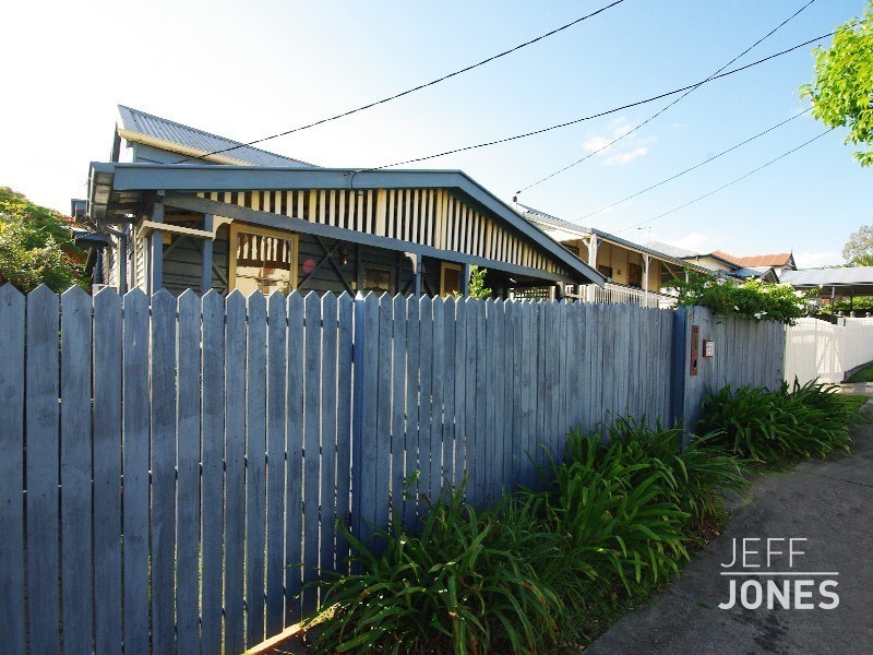 21 Thomas Street, Greenslopes QLD 4120