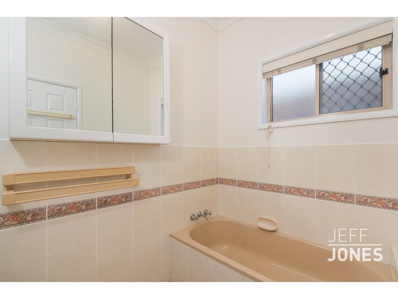 72 Stanley Road, Camp Hill QLD 4152