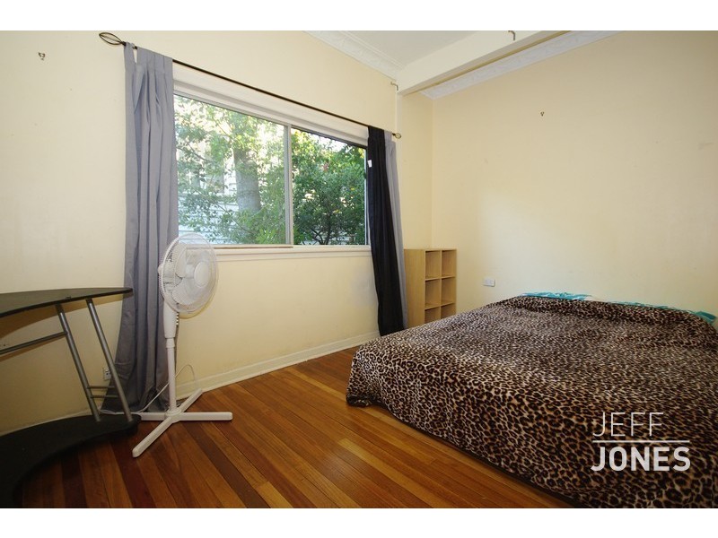 38 Lake Street, Yeronga QLD 4104
