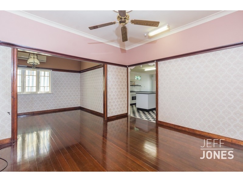 94 Victoria Terrace, Greenslopes QLD 4120