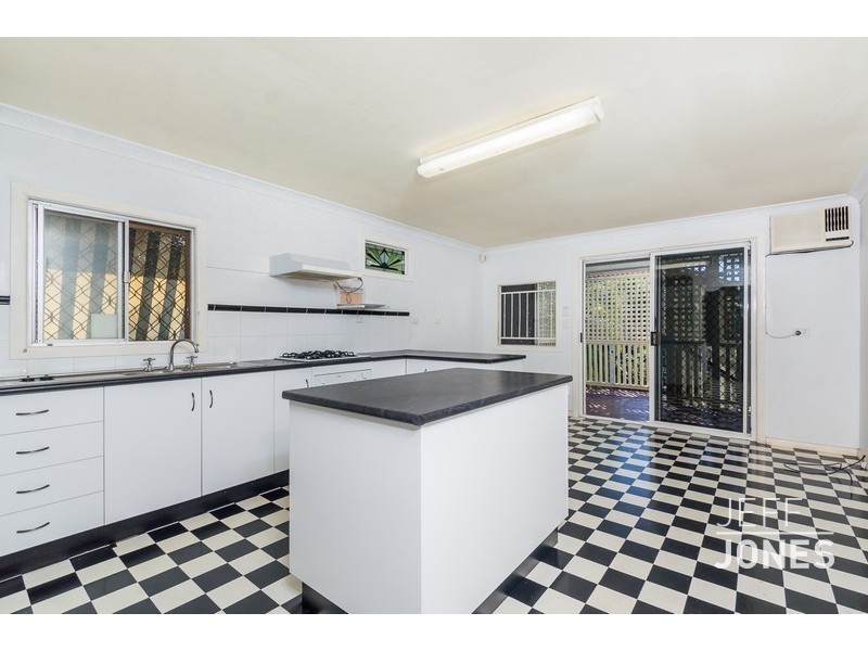 94 Victoria Terrace, Greenslopes QLD 4120