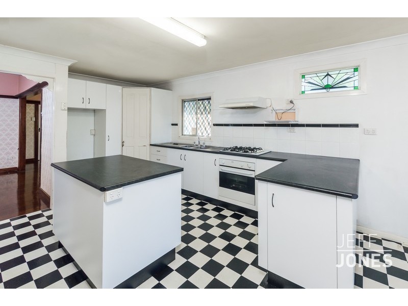 94 Victoria Terrace, Greenslopes QLD 4120