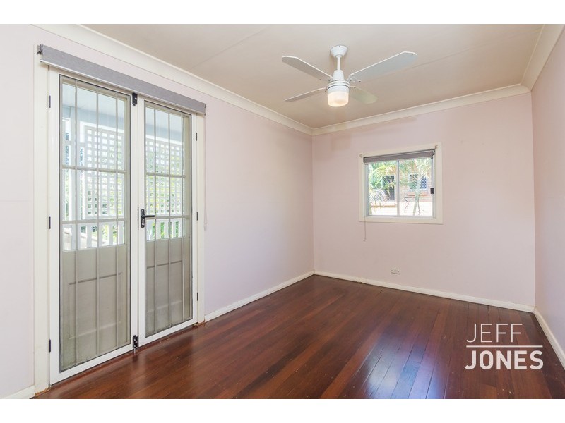 94 Victoria Terrace, Greenslopes QLD 4120