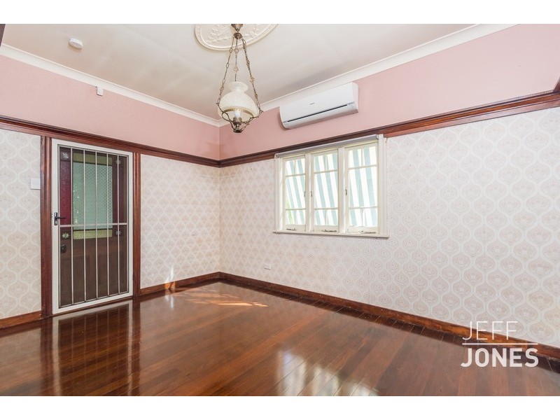 94 Victoria Terrace, Greenslopes QLD 4120